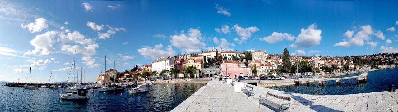 Studio Apartment Surf By The Sea Abbazia Esterno foto